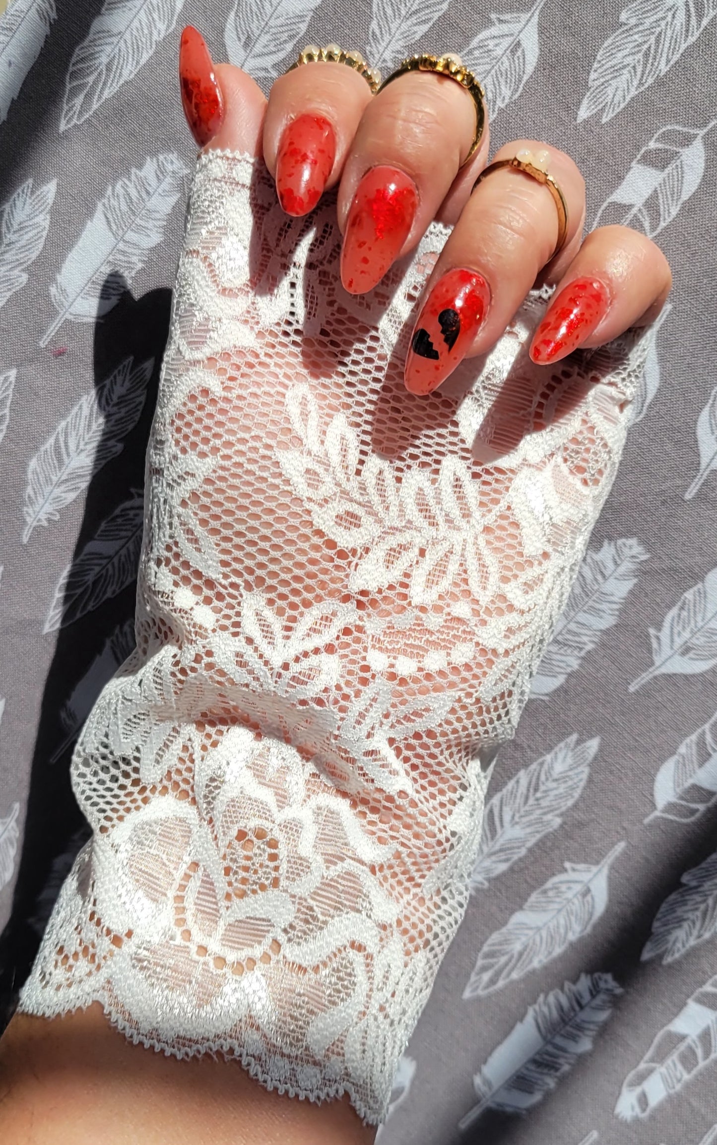 Lace Nailfie Sleeves